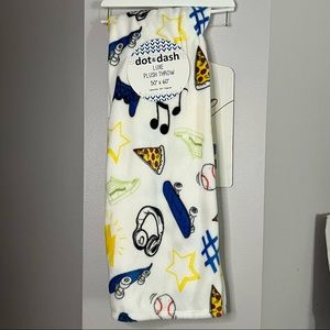 DOT & DASH PIZZA, SKATEBOARD, GAMING SOFT BLANKET - NEW WITH TAGS